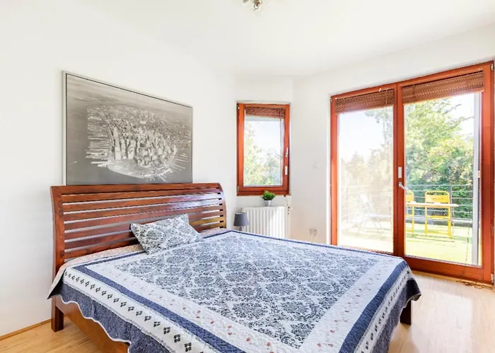 Apartament Maharaja Mountain Palace With Free Privat Parking And Garden Budapesta