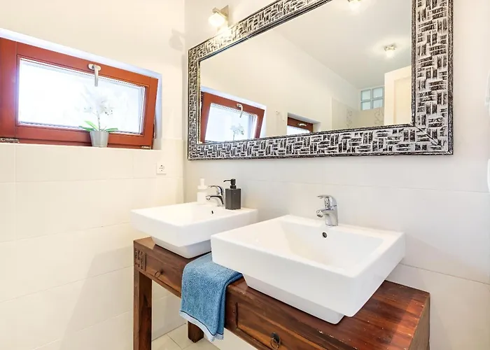 Maharaja Mountain Palace With Free Privat Parking And Garden * Budapesta