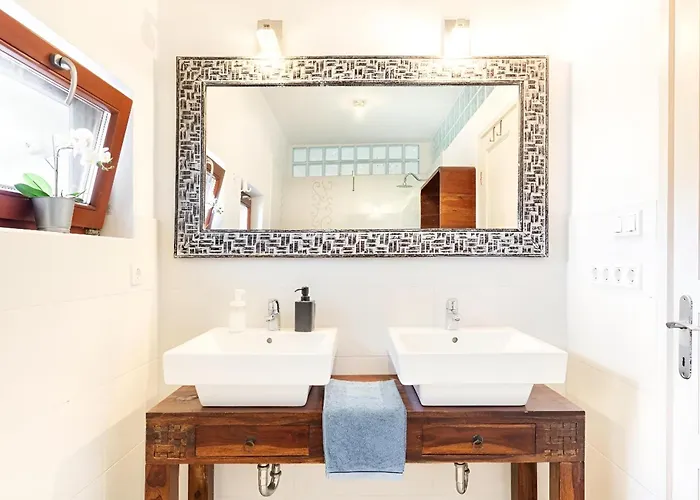 Maharaja Mountain Palace With Free Privat Parking And Garden Apartament Budapesta