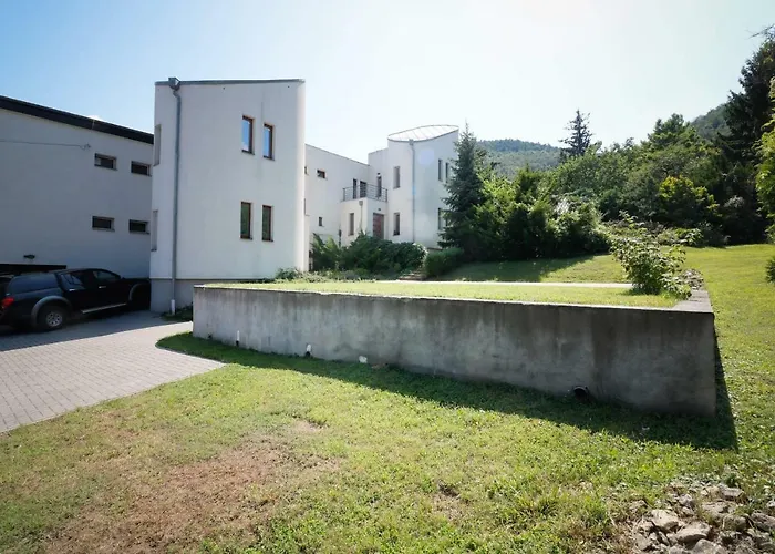 Maharaja Mountain Palace With Free Privat Parking And Garden Apartament *