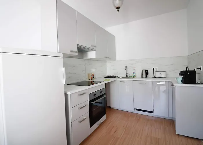 Apartament Maharaja Mountain Palace With Free Privat Parking And Garden Budapesta